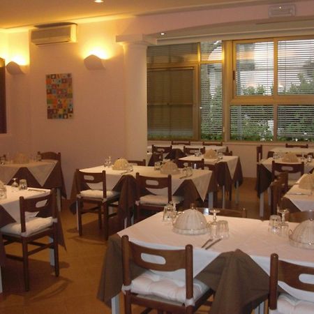 Giamaica Hotel Viserba Di Rimini Kültér fotó